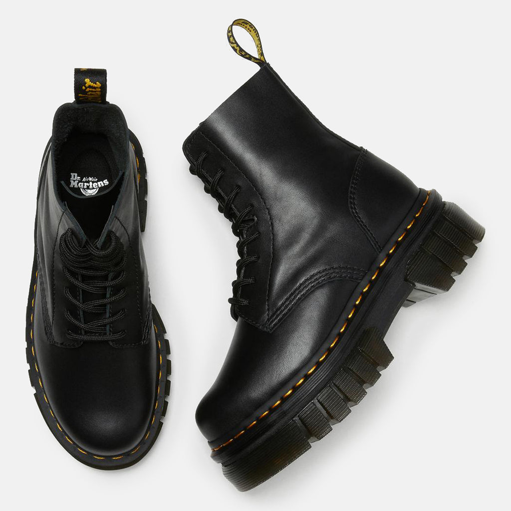 AI22---drmartens---AUDRICK W8 EYE BOOT BLACK NAPPA LUX_4_P