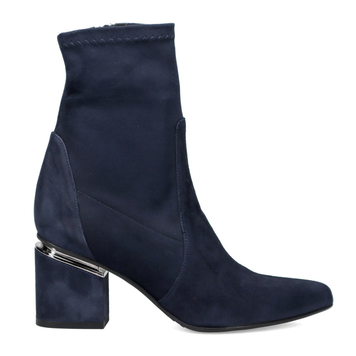 AI22---silvia rossini---497CAMOSCIO BLU