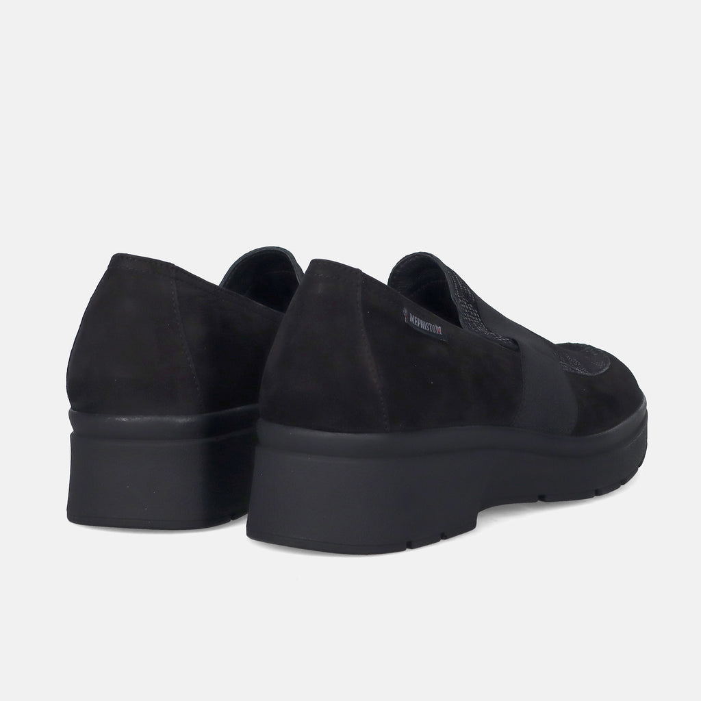 AI23---mephisto---P5143288DEBBY BUCKSOFT_3_P