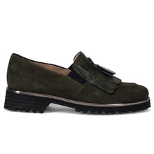 Slip on da donna sangiorgio in suede verde con frangia e nappine