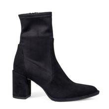 Stretch black