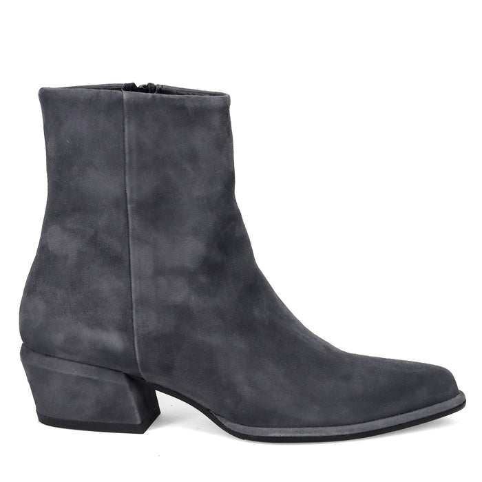 AI24---silvia rossini---1071CAMOSCIO GRIGIO