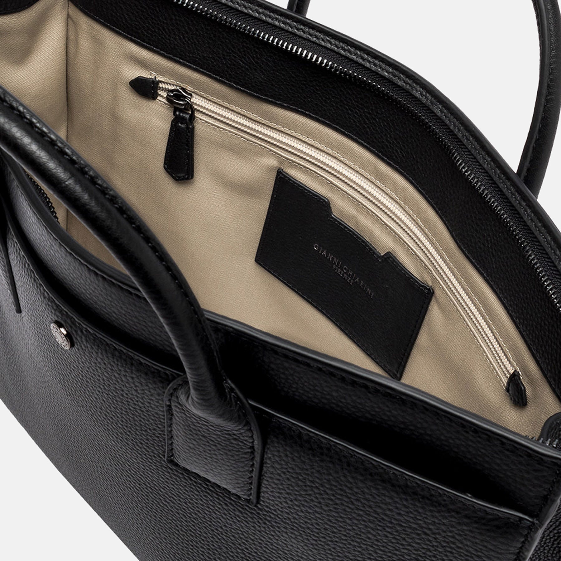 AI25---gianni chiarini---B18193 GRNCRV001 NERO_2_P