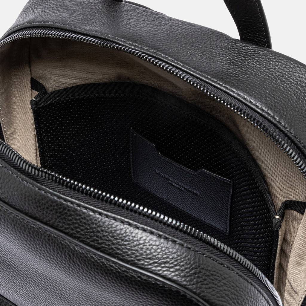 AI25---gianni chiarini---B18270 GRNCRV001 NERO_3_P