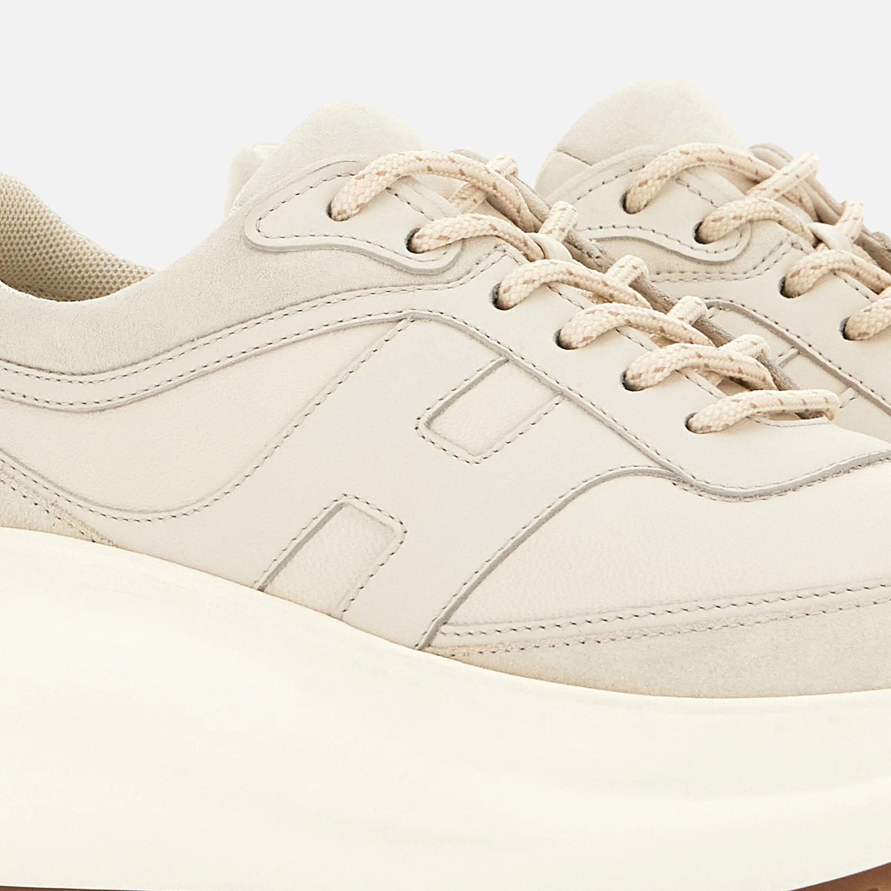 AI25---hogan---HXW6960FW10UOV0YBB_5_P