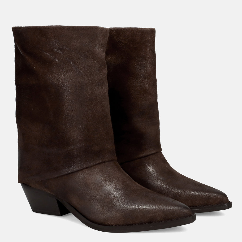 AI25---julie dee---MW504FUEGO ROW HIDE_1_P
