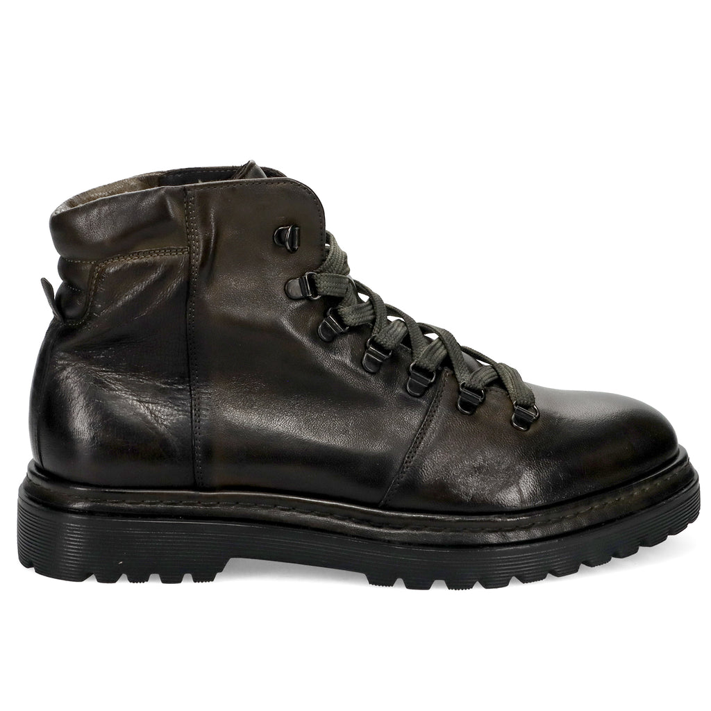 AI25---pawelks---22829CRUST BOSCO