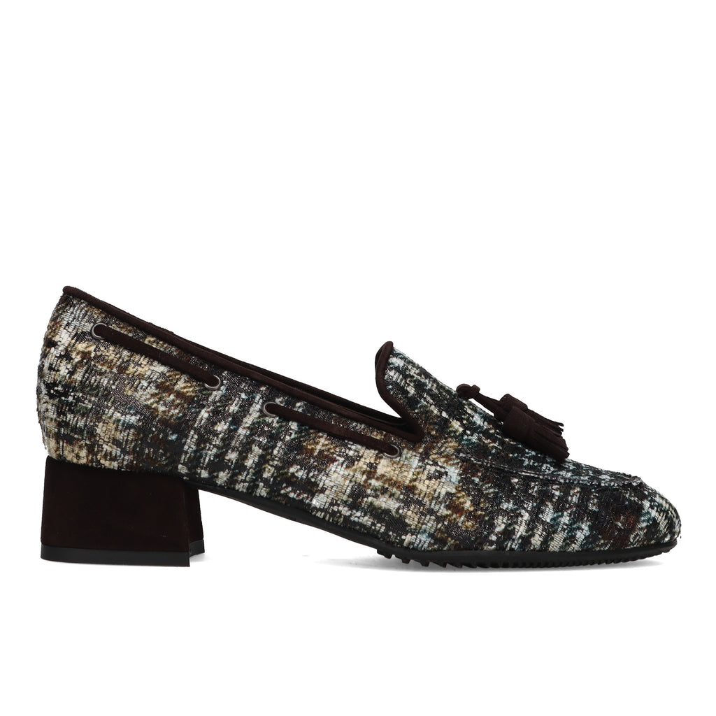 BRUNATE: Raffinato mocassino da donna in tessuto marble e suede moro con nappine e tacco comodo