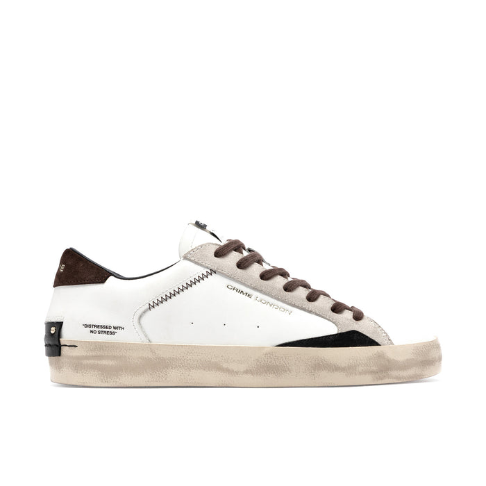 Crime London: Sneakers da uomo Distressed City in pelle bianca e sede marrone