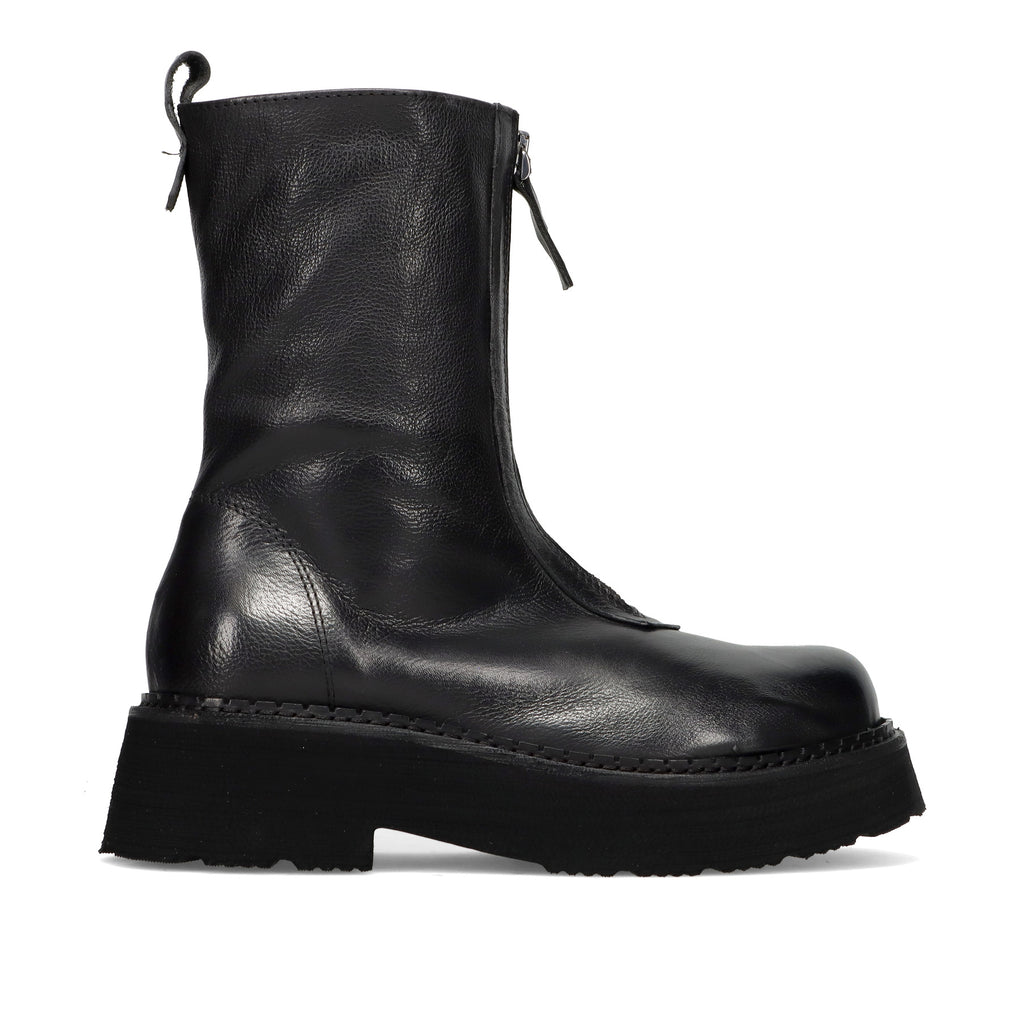 History541: Stivaletto da donna in morbida pelle nera con zip frontale e suola alta super leggera