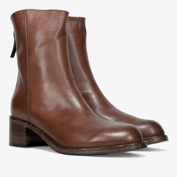 AI26---history541---ESTER0103 DAYTONA BRIAR_1_P
