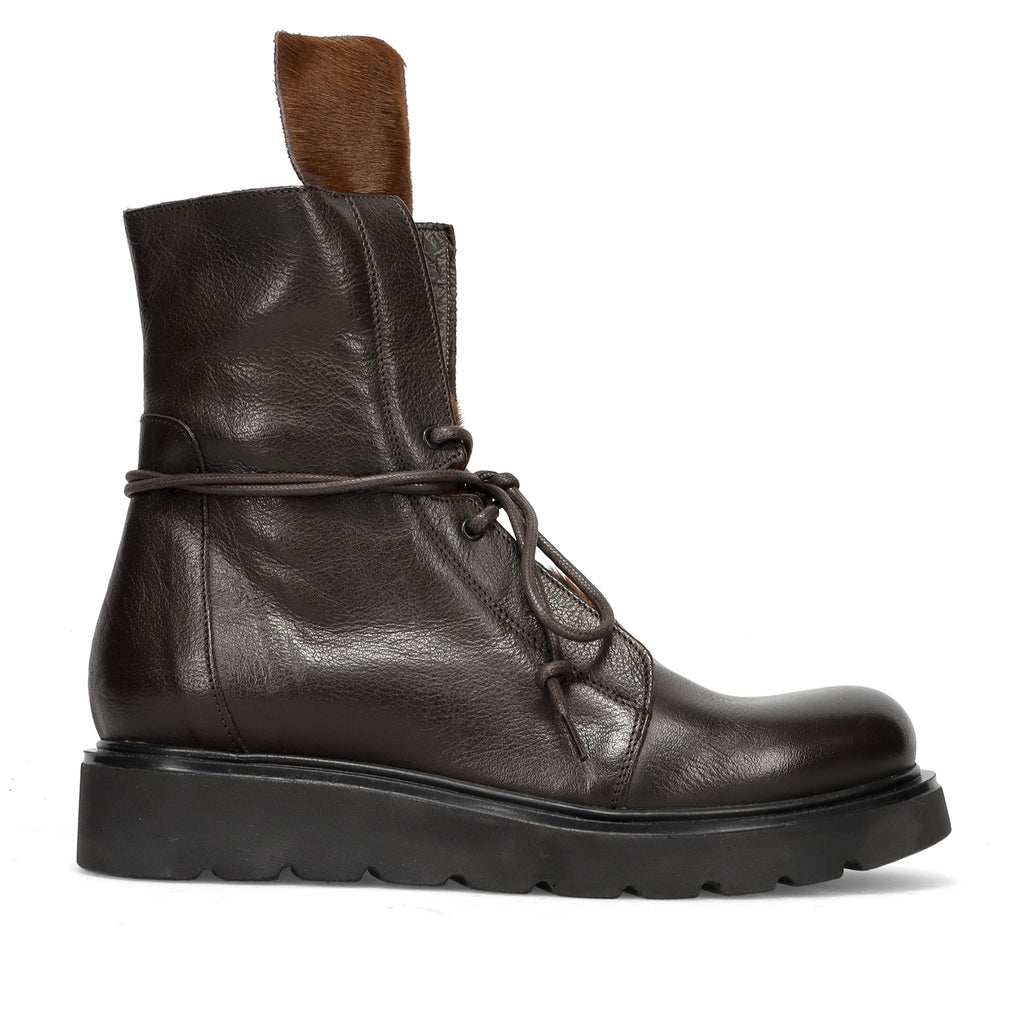 History541: Stivaletto stringato da donna Rich in morbida pelle fondente e cavallino marrone chiaro