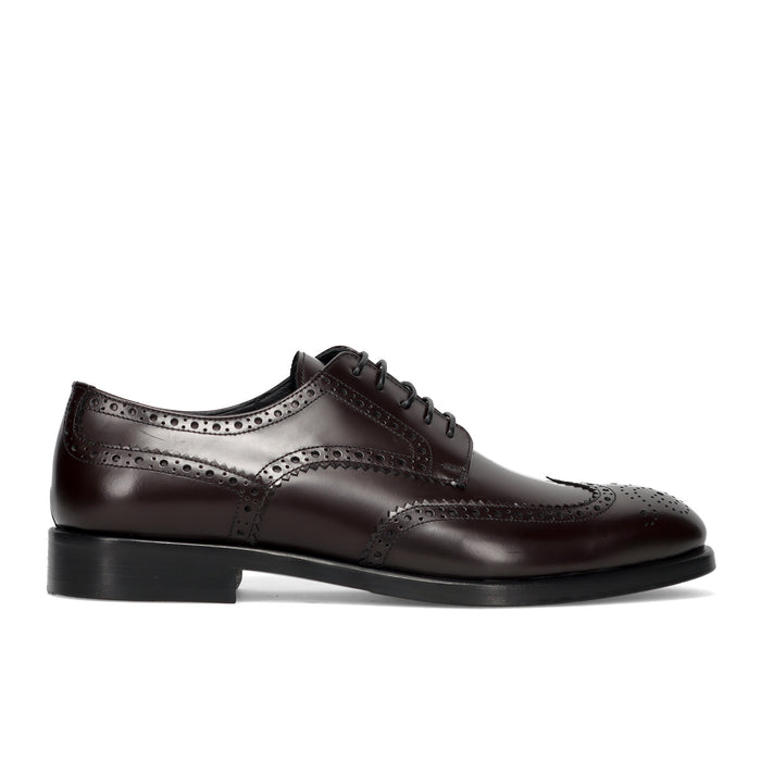 J. WILTON: Scarpa stringata derby da uomo in pelle bordeaux con puntale decorato a "coda di rondine"