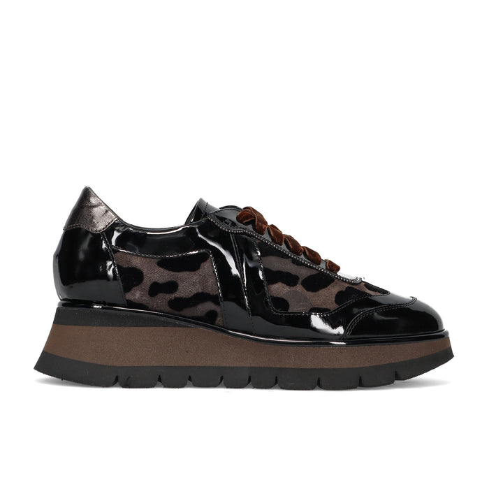LUCA GROSSI: Scarpa casual da donna in vernice nera e camoscio stampa camouflage con zeppa bassa