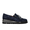SANGIORGIO: Scarpa slip-on da donna in camoscio blu con frangia, nappine argento e zeppa bassa