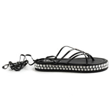 Sandalo gladiatore infradito cecile nero con borchie