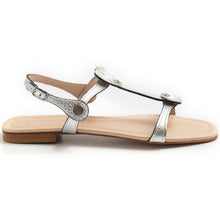Sandalo piatto cecile in pelle argento con pietre