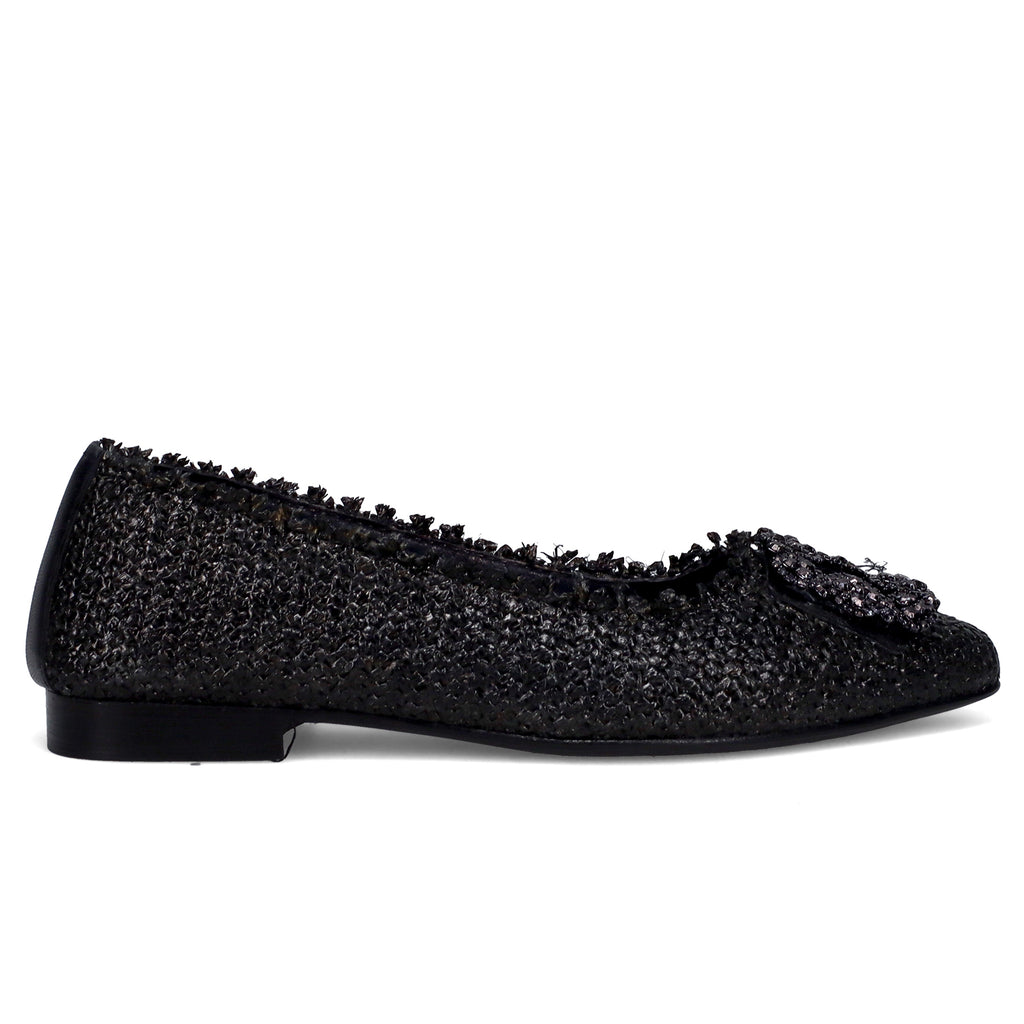 PE23---zoe---CHANEL03CANVAS NERO
