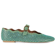 Wavy mayfair pale green