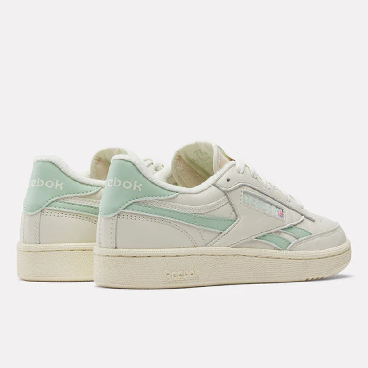 PE26---reebok---CLUB C REVENGE VINTAGE W957_2_P