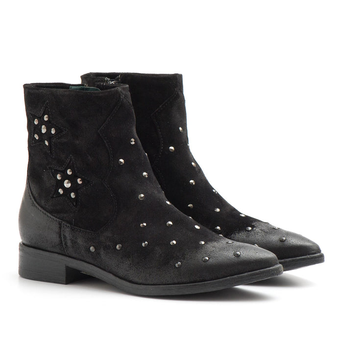 Tronchetto Play in camoscio nero con borchie